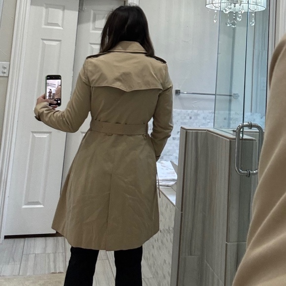 Burberry Chelsea Trench Coat – Honey (Slim Fit) – Impeccable Condition - Picture 14 of 16
